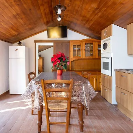 Home2book Rustic House El Palmar *